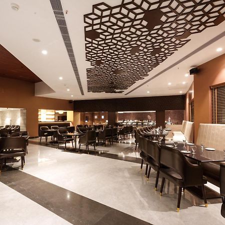 Pharos Hotels Chennai Zewnętrze zdjęcie