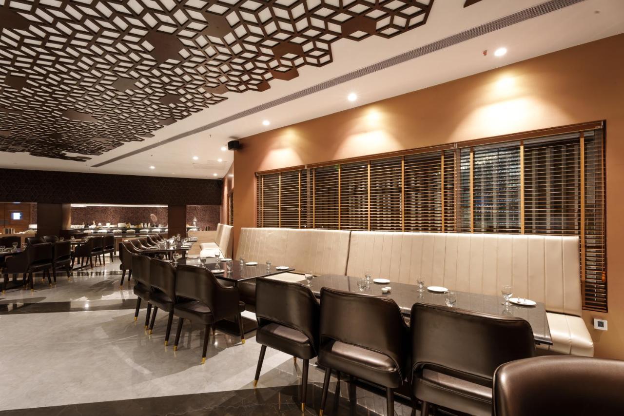 Pharos Hotels Chennai Zewnętrze zdjęcie