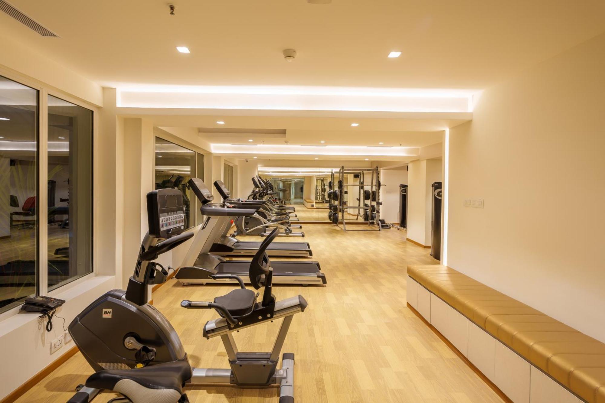 Pharos Hotels Chennai Zewnętrze zdjęcie