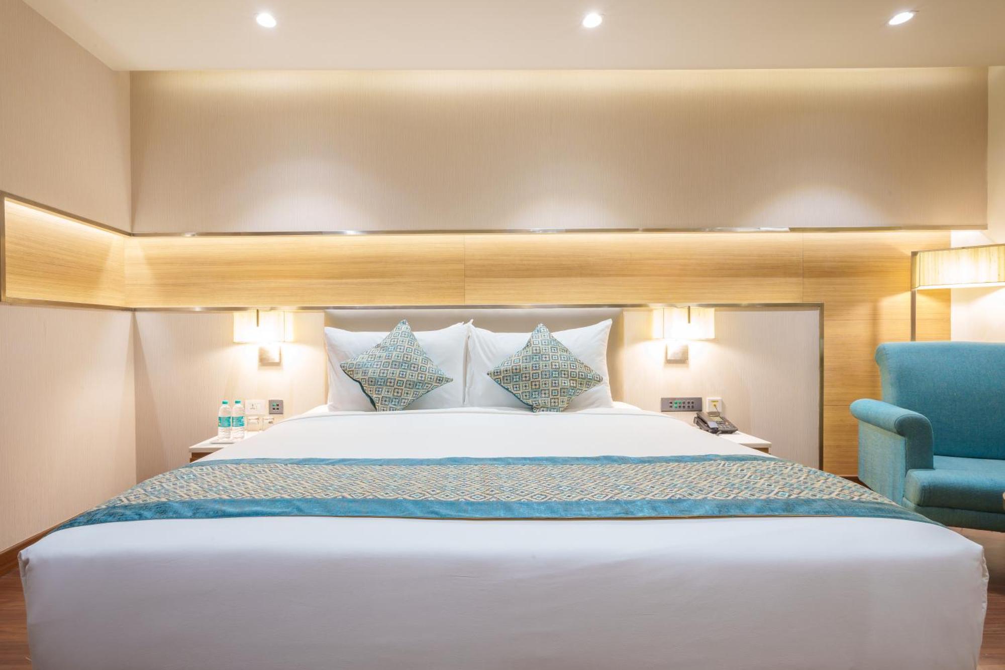 Pharos Hotels Chennai Zewnętrze zdjęcie
