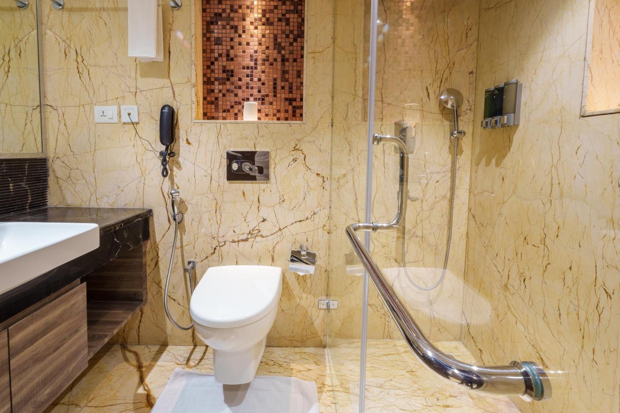 Pharos Hotels Chennai Zewnętrze zdjęcie