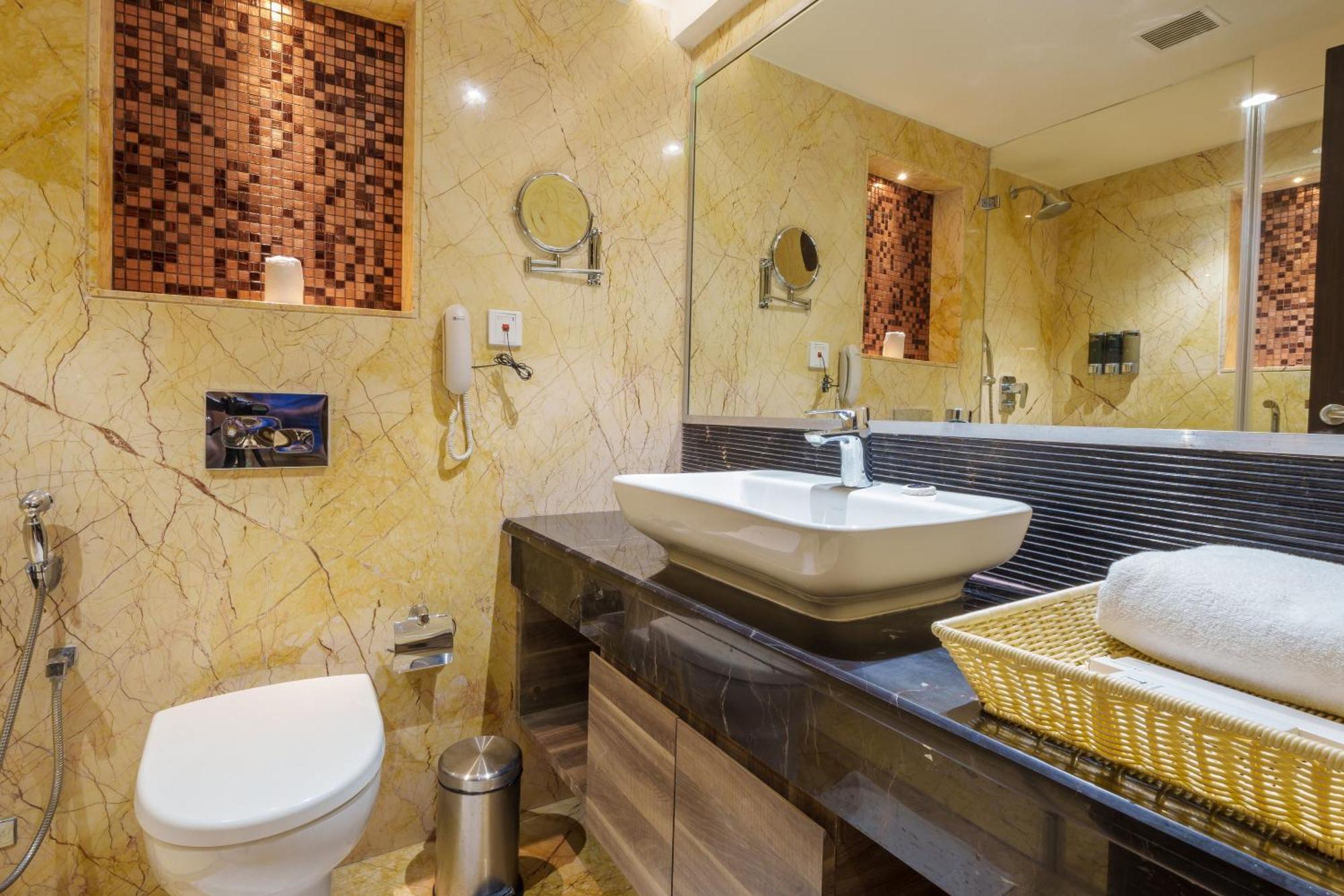 Pharos Hotels Chennai Zewnętrze zdjęcie
